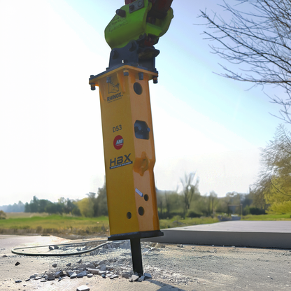 JCB 8015 Hydraulic Hammer Lifestyle 3