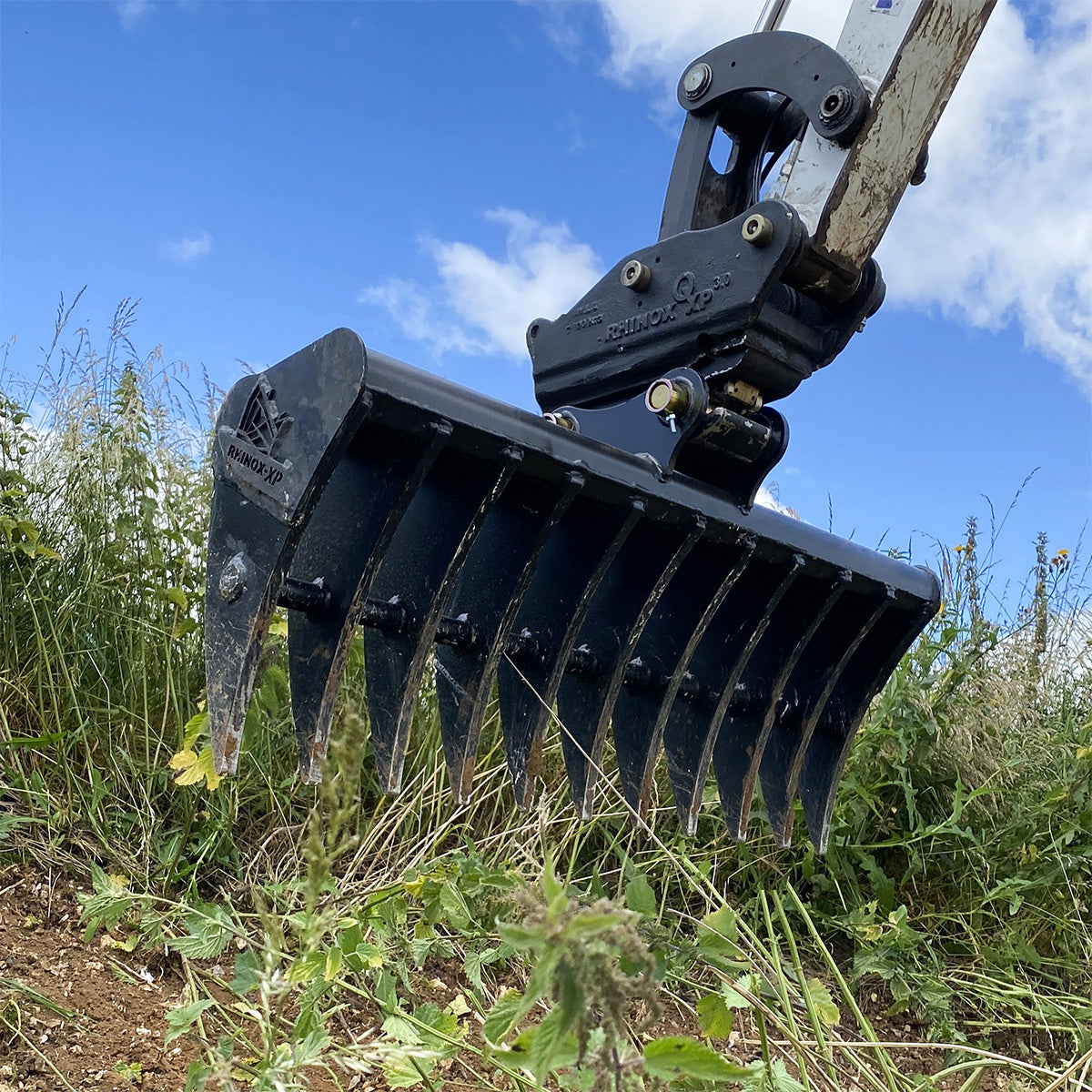 Kubota U25-3 Quick Attach Land Rake 48" / 1200mm Lifestyle Image 1
