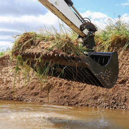 Takeuchi TB108 36" Rake Riddle Bucket 36" / 900mm Lifestyle 3